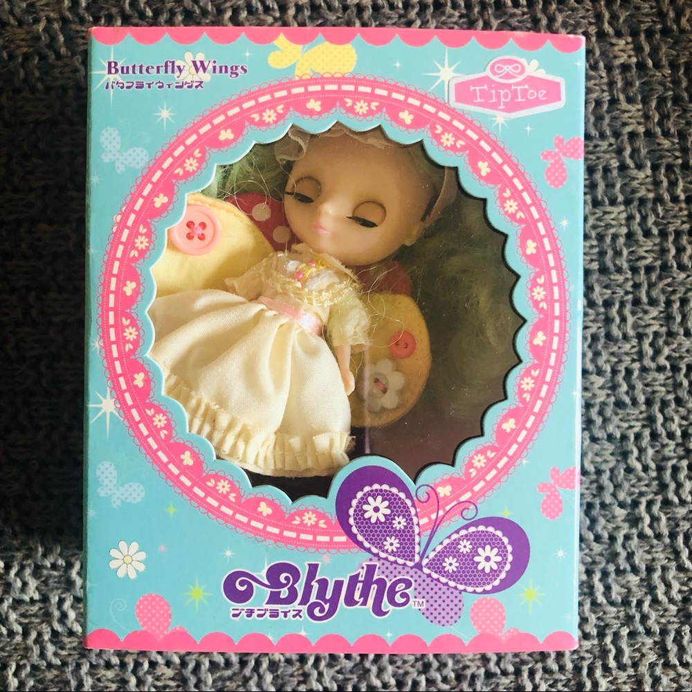 Petite Blythe butterfly wings